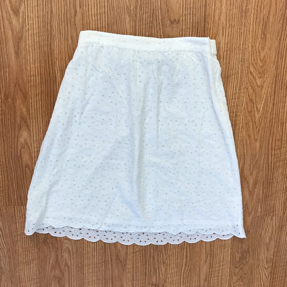 White lace double layered skirt with zipper